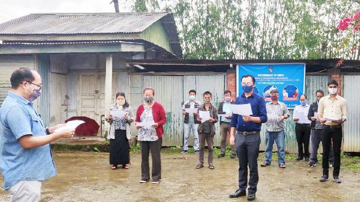 Employees of the Press Information Bureau Kohima, Field Outreach Bureau Kohima and All India Radio Kohima took a pledge in support of the Jan Andolan against COVID-19 on October 8. (Photo Courtesy: PIB Kohima)